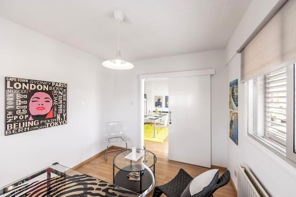 Luxurious Bright & Stylish 2Br With Office In Nicosia Appartement Buitenkant foto