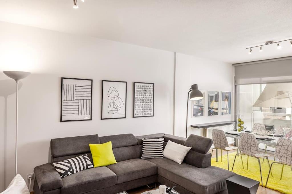 Luxurious Bright & Stylish 2Br With Office In Nicosia Appartement Buitenkant foto